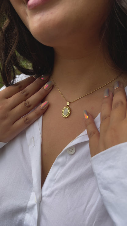 Moon Radiance – Gold Necklace